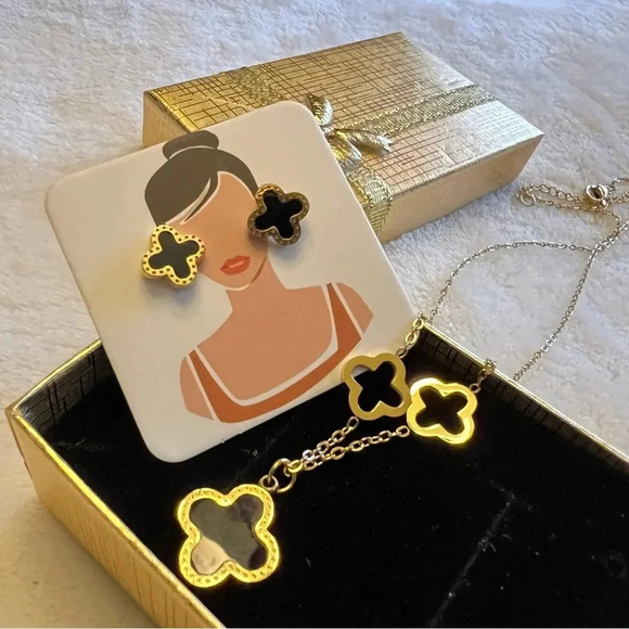 Necklace Earrings Set 18K Women Gold Plated Four Clover Leaf Pearl Gift Birthday - Picture 8 of 13